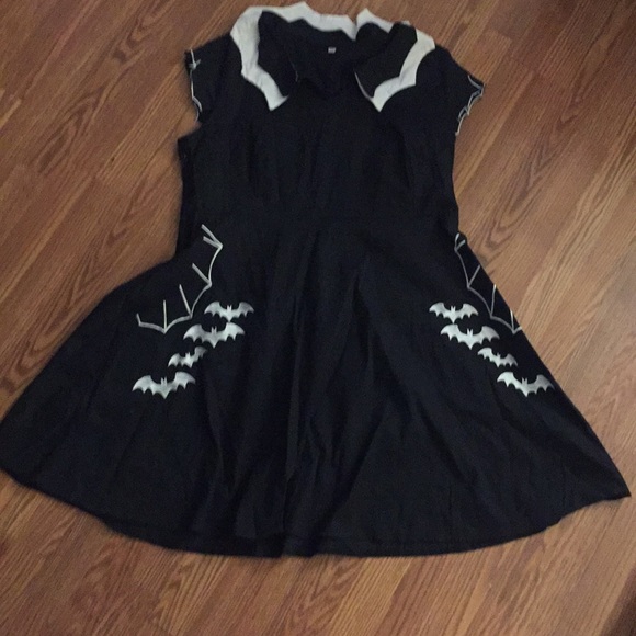 Spider web dress - Picture 2 of 4